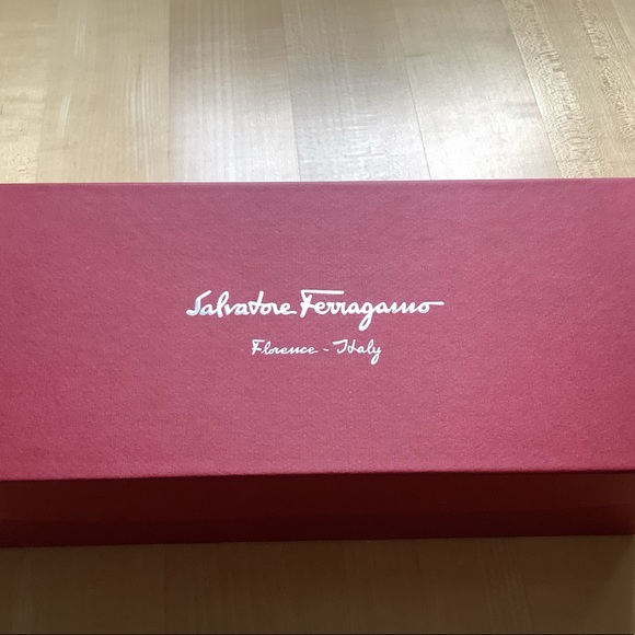 Ferragamo pump - Picture 8 of 11